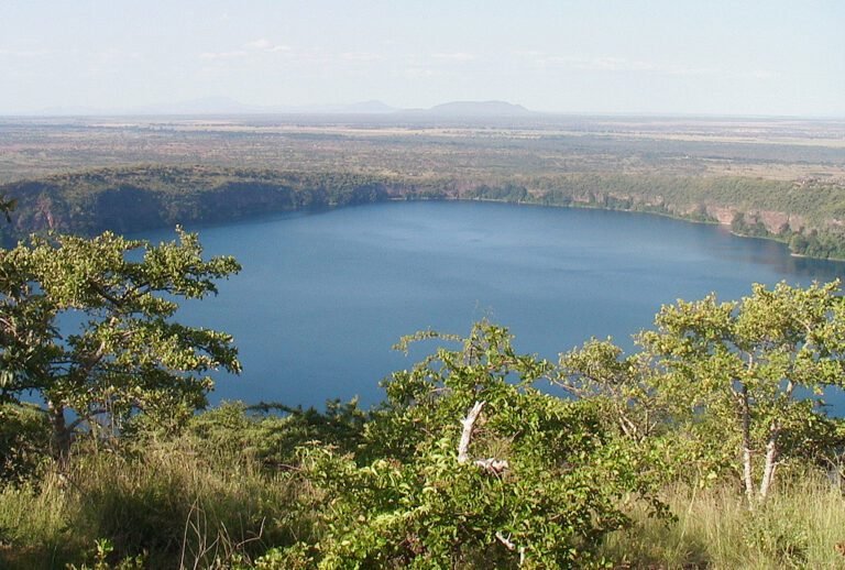 visit these amazing lakes in tanzania